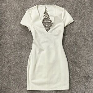 3/15$ 🛍️ Tobi White Backless Lace-Up Dress